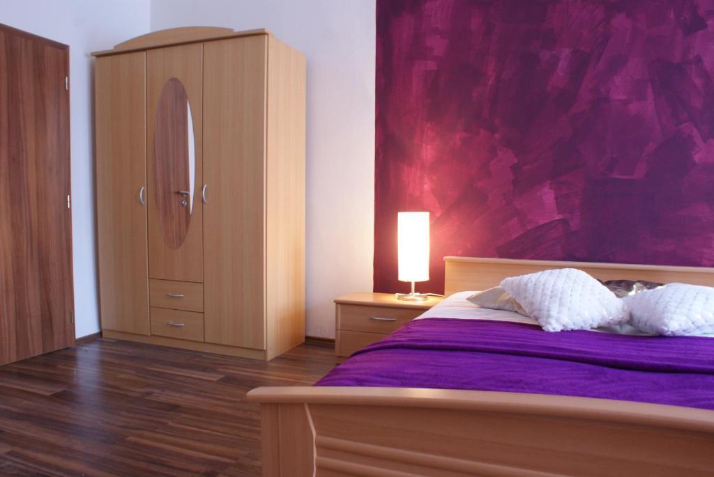 Apartmany Galeta Karlsbad Rum bild